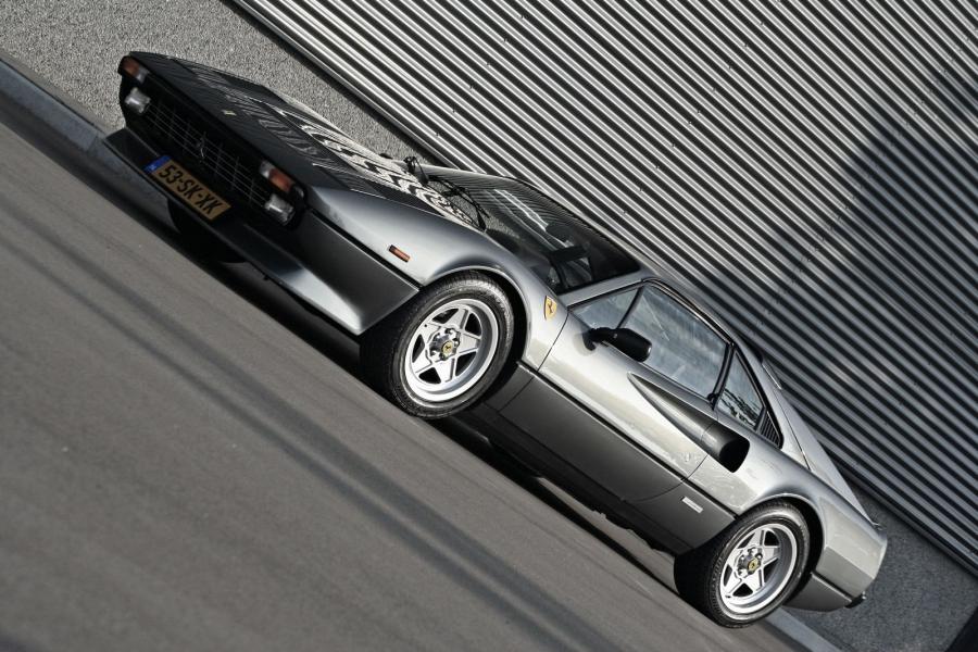  Ferrari 308 GTB Quattrovalvole 1982 года  (фото 27 из 61)